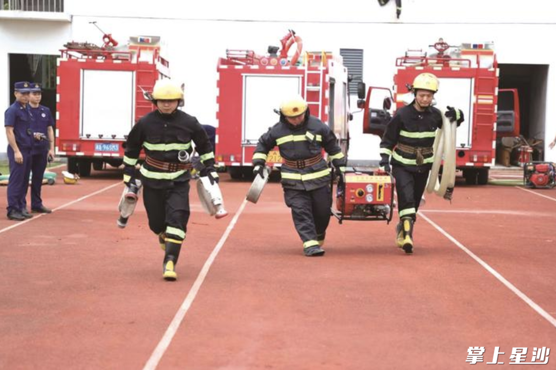 目前全县13个镇均完善了森林防火指挥室、值班室、办公室、器材库，达到“三室一库”标准，全县应急救灾硬件初具规模。长沙县应急管理局供图