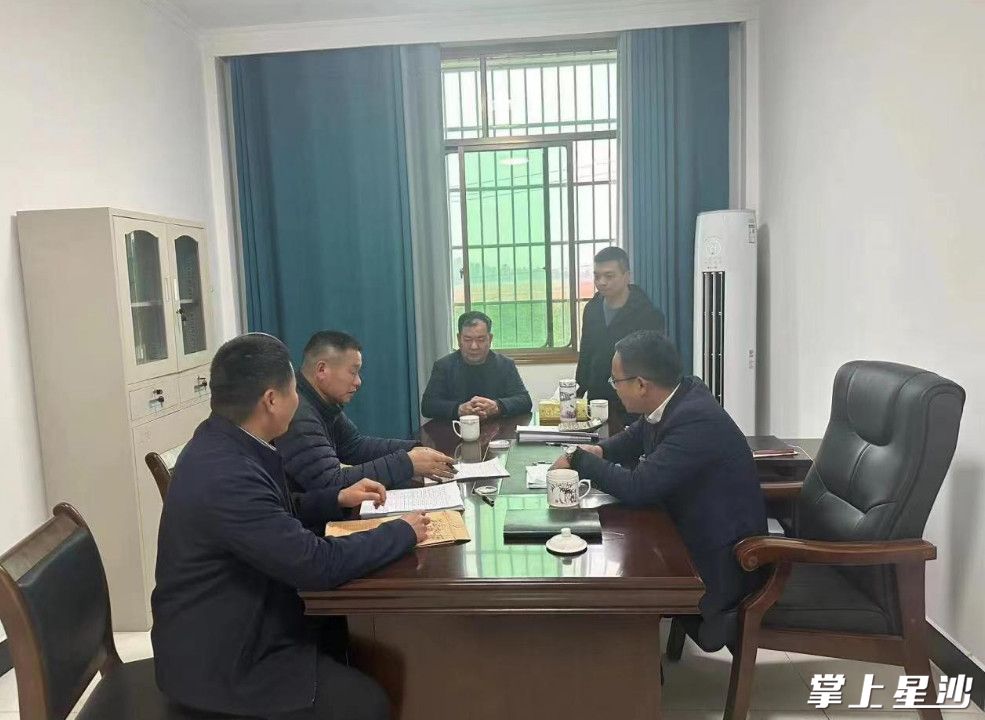 图为梅花社区文化中心签约。江背镇供图