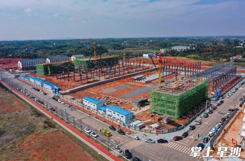 图为梅花工贸新区项目建设正在加快建设。