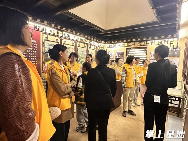 江背镇的红色景点也倍受青睐。均为江背镇供图