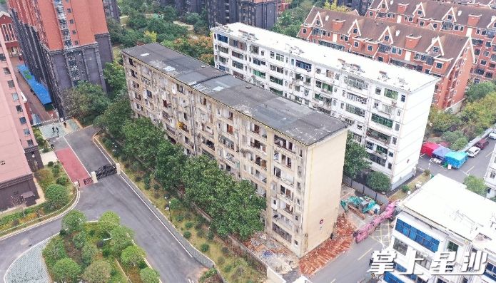 3614小区18号栋改造前。 3614小区18号栋改造前。