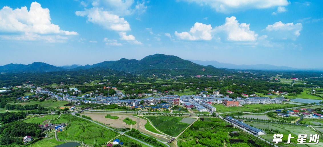 福临镇充分利用“陈树湘故里”“影珠山”一“红”一“绿”文旅资源优势，吸引游客前来。福临镇供图