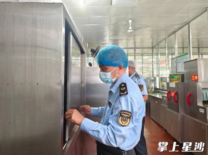 检查现场。高慧浈 摄