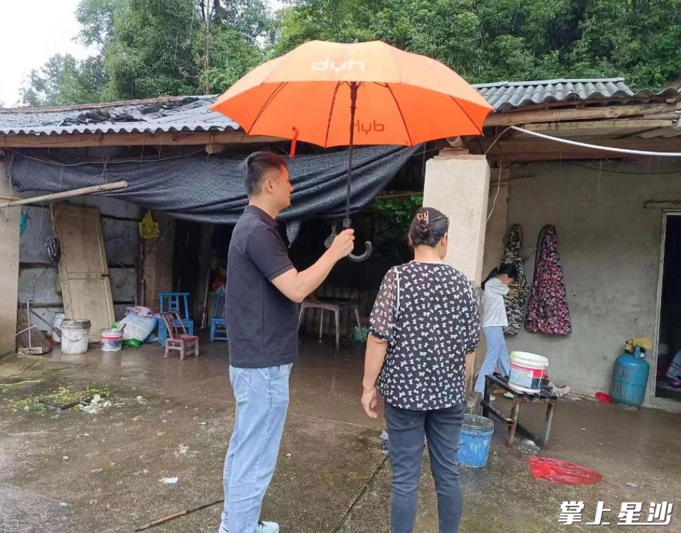 对北山、开慧、果园等北部镇街土坯房、老旧房、空心房等进行汛期巡查。