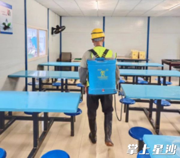 松雅湖第三小学项目对项目进行消杀。