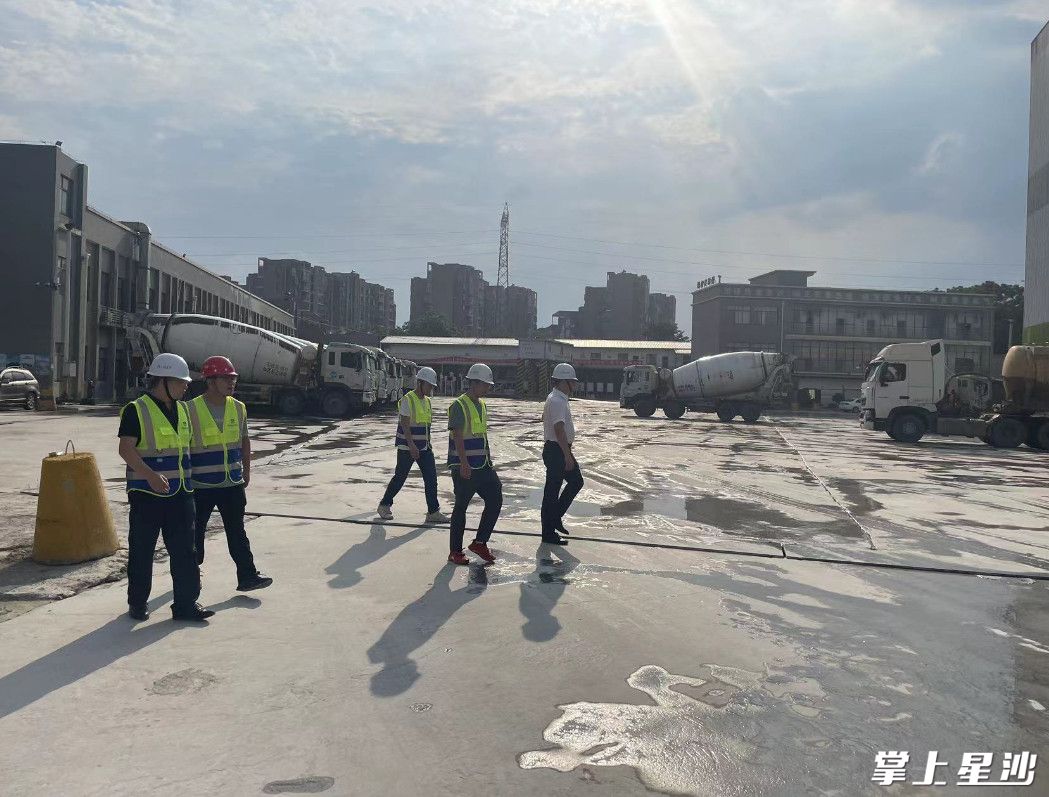 中建西部长沙县分公司混凝土搅拌站复工前的自查。
