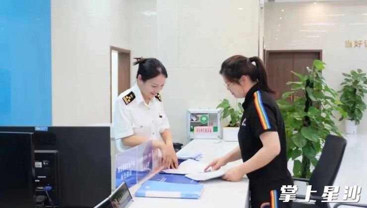 营商环境不断优化，助力企业产品出口。李丹 摄