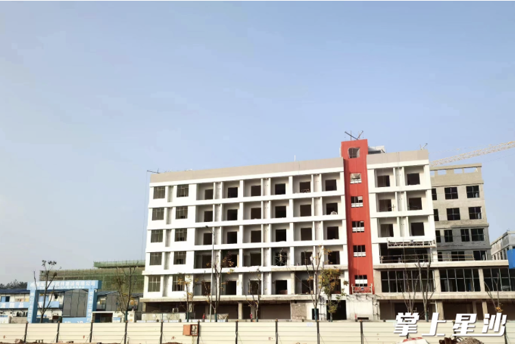 图为江背镇新建厂房。