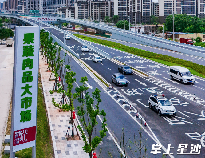 水渡河市场拥有高架、环线与地铁“蛛网式”交通系统，成为离主城区最近的大型综合性农批市场。章帝 摄