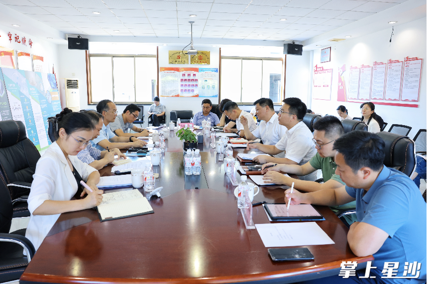 付旭明在湖南福来格生物技术有限公司调研。均为曾诗怡 摄