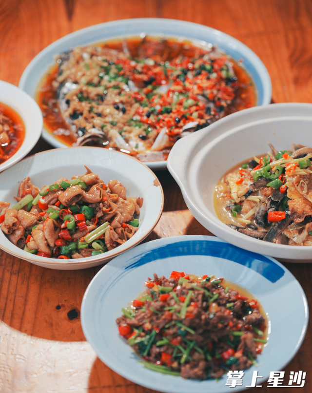 大鲸森林农场都是农户自己种的菜和自己养的鱼，食材完全新鲜可靠。