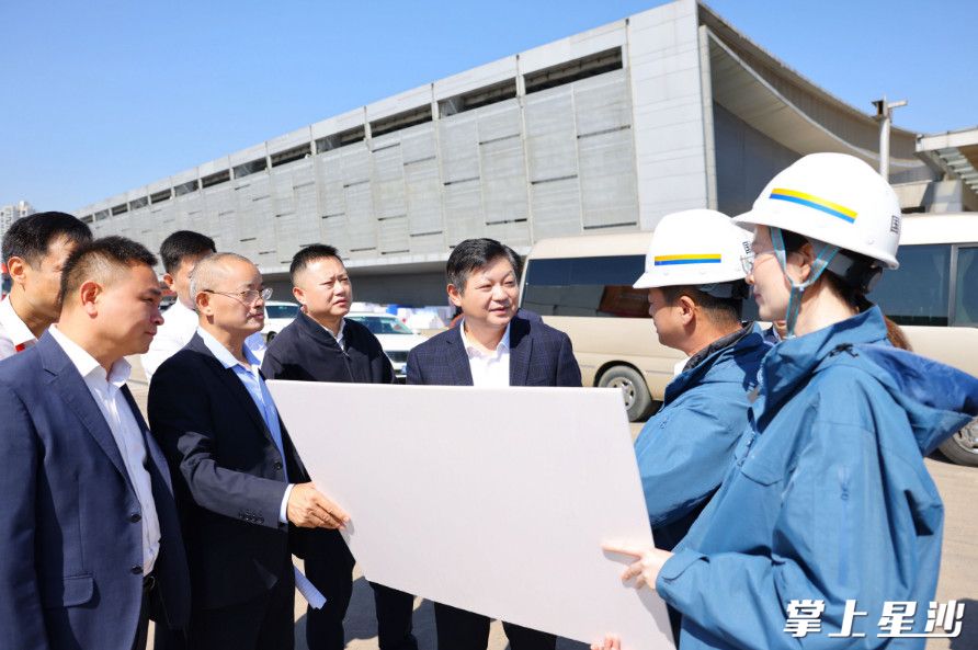 付旭明在长沙国际会展中心南广场，调研项目建设情况，督导2024中国国际农业机械展览会筹备工作。