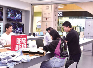 “补上加补” 市民果断“买买买”