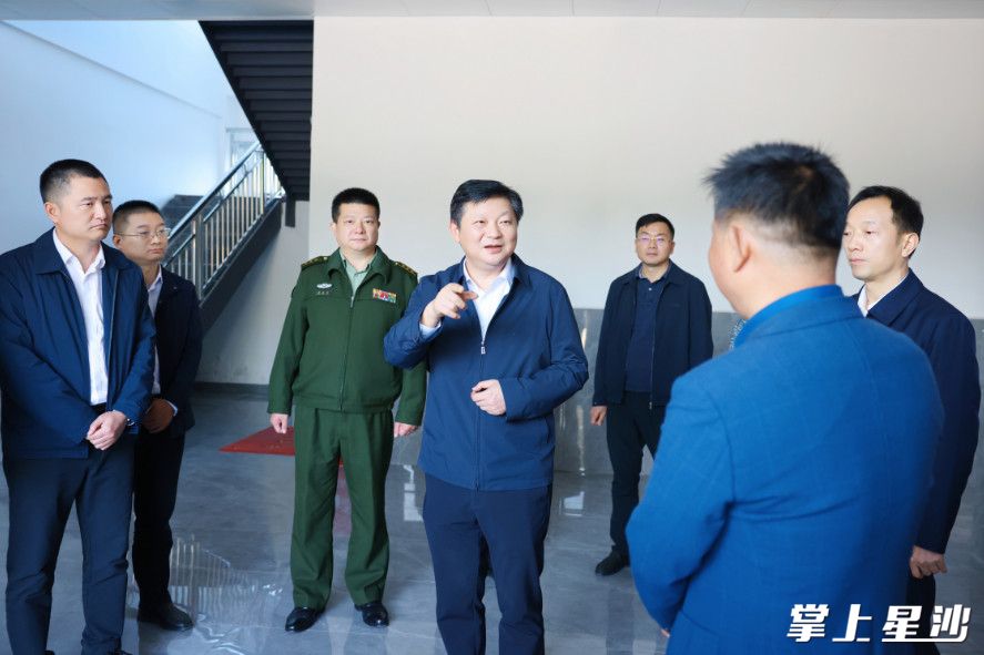 付旭明在湖南雷恒建材科技有限公司，调研企业发展和招商工作情况，开展“三带三抓两促进”精准服务企业行动及“两重”“两新”送解优专项行动。