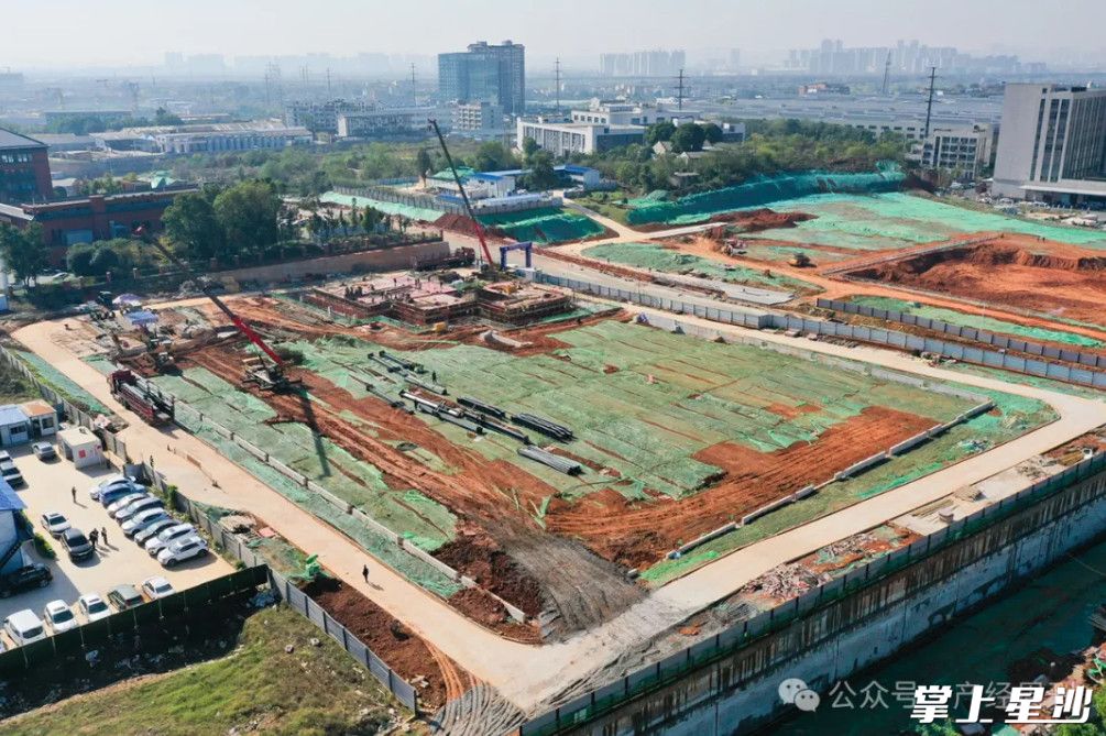 恒立液压长沙研发制造基地项目现场。舒展 摄