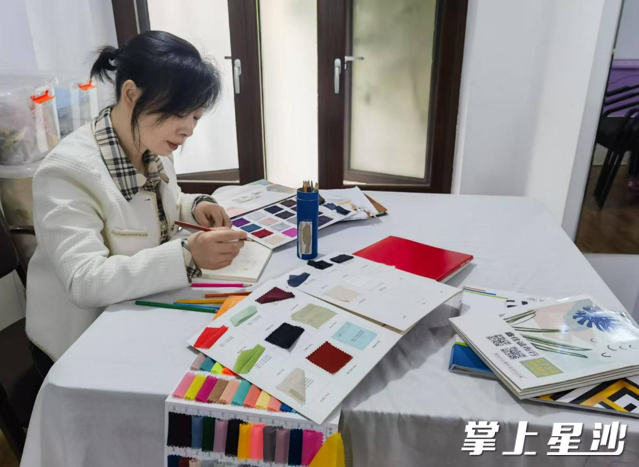 长沙县开慧镇有着厚重的历史文化底蕴，有着悠久的湘绣工艺传承。开慧镇供图