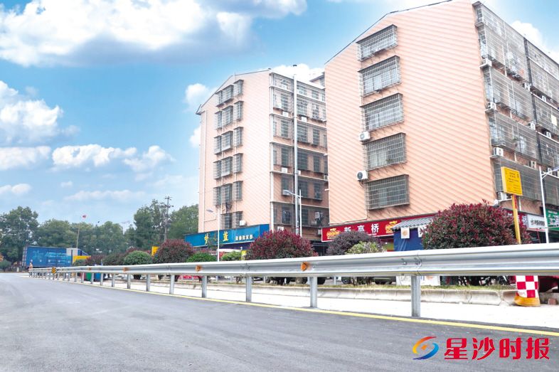 长沙县㮾梨街道保家安置区A、B、C区进行公共安全提升改造,于近日完成竣工验收。赵佳慧 摄