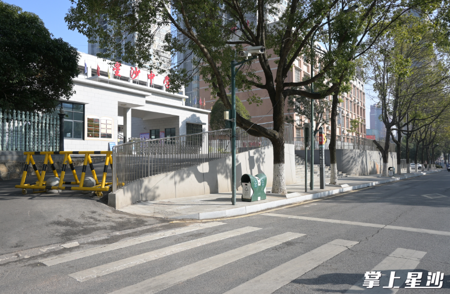 星沙街道棠坡路人行道改造后,街巷焕然一新,步道畅行无阻。均为杨欣雨 摄 星沙街道棠坡路人行道改造后,街巷焕然一新,步道畅行无阻。均为杨欣雨 摄