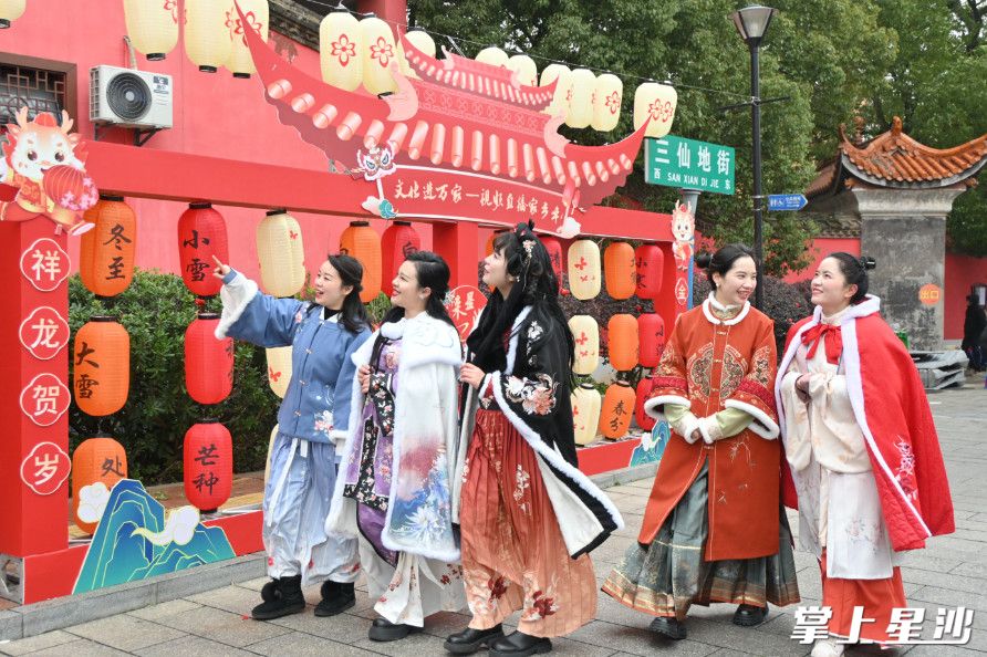 陶公庙会以集章活动为主线，市民可以体验民俗风情，沉浸式感受陶公庙的千年文化底蕴。