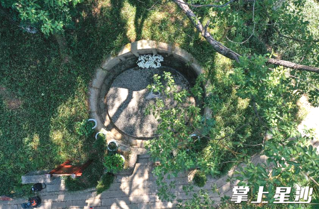 杨书樵之墓。 杨书樵之墓。