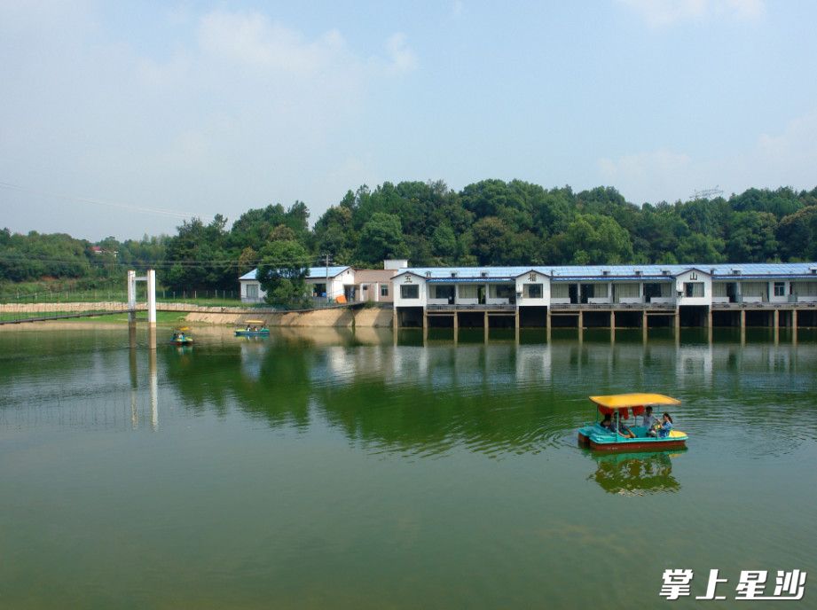 五福山庄山庄空气清新、景色宜人。