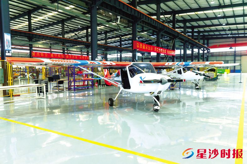 　　东吉龙研发验证基地盘活闲置近6年的鑫湘汽车，聚焦通用航空及氢能源飞行器研发，现已经投用。谭园 摄