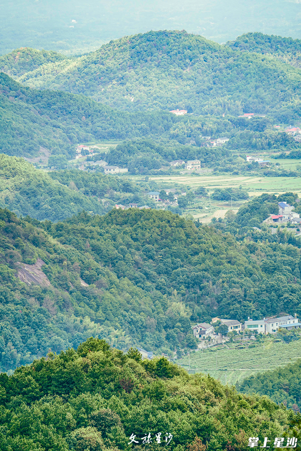 徒步北山森林公园，看连绵的青山和广袤田野。