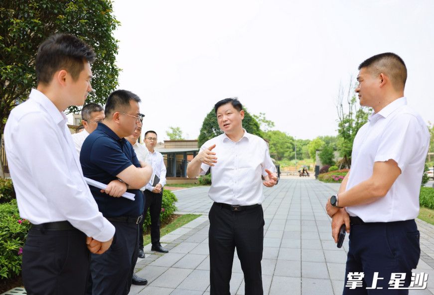 付旭明在星发东宸花园，调研存量房收购有关情况。