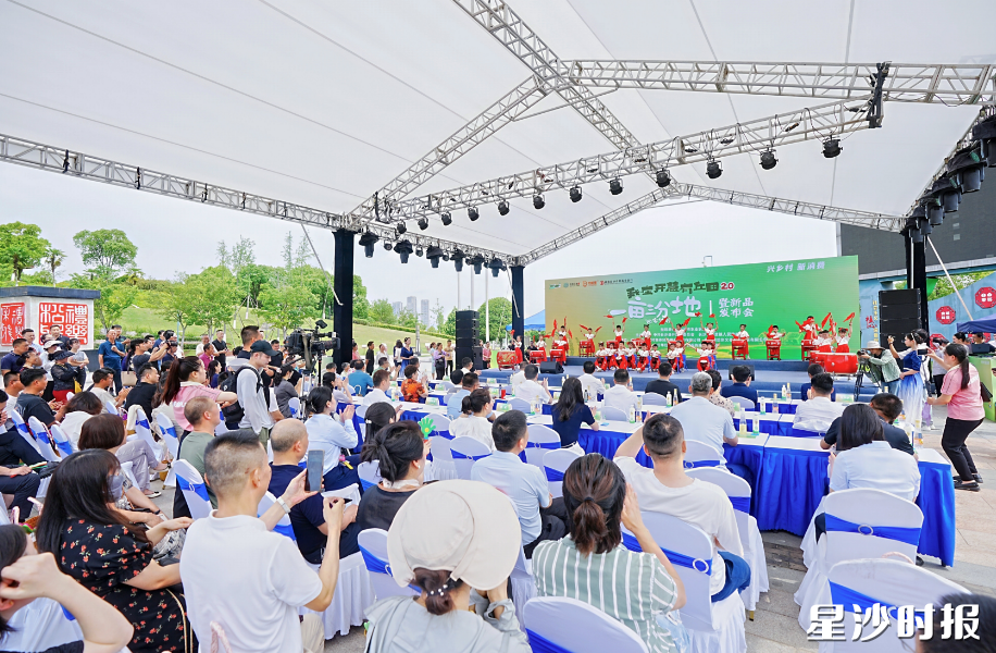 图为活动现场。 图为活动现场。