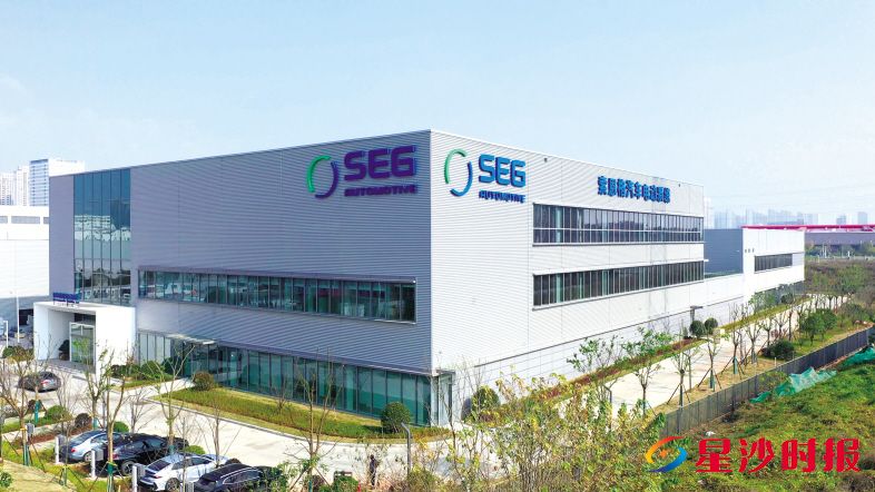 　　索恩格电动系统主要开展新能源汽车电驱动系统总成及其核心零部件的研发、制造、销售及服务。舒展 摄