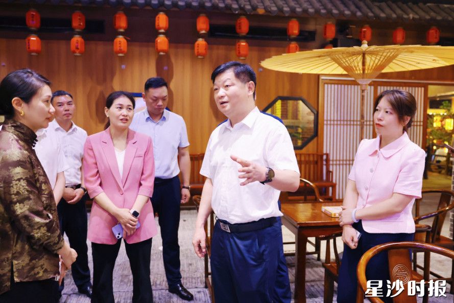 付旭明在南楚古都，调研文旅消费新场景相关情况。