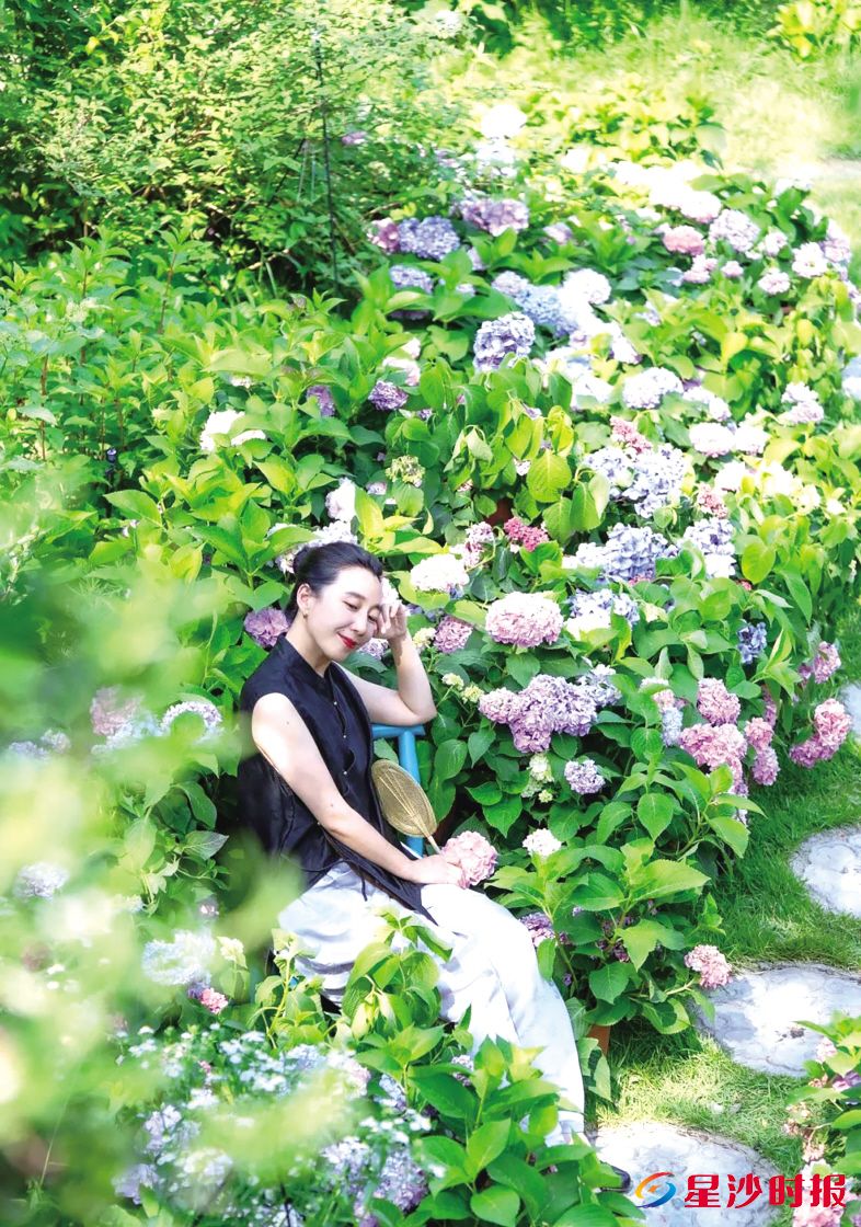 　　本次活动以绣球花为媒，联动全镇近30家企业，构建赏花、美食、文创的多元化消费场景，吸引游客前来打卡。县文旅广电体育局供图