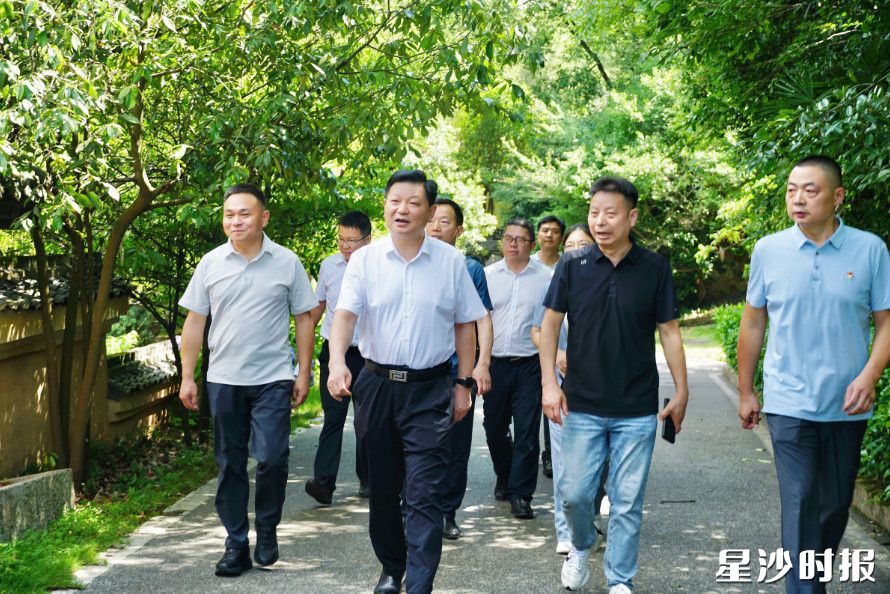 付旭明在邴原生态文化园，调研小院经济及文化园发展情况。均为彭永礼 摄