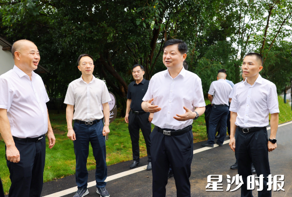 付旭明调研黄花镇崩坎村和美乡村建设及人居环境整治工作。