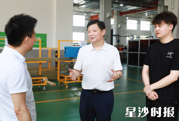 付旭明在人允（湖南）母线有限公司调研。