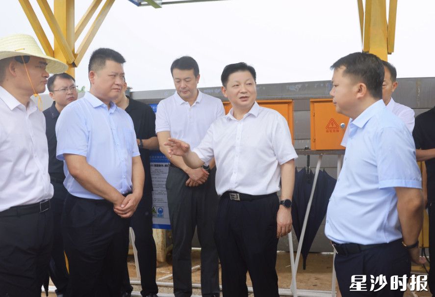 付旭明在园区基础配套设施建设项目，调研园区基础配套设施建设情况等工作。均为曾诗怡 摄