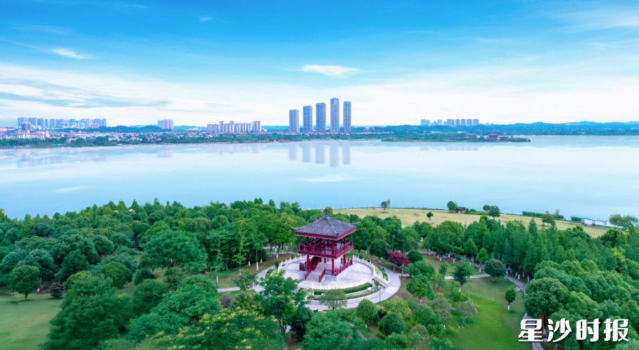 湖南松雅湖国家湿地公园，碧水悠悠，岸芷汀兰。章帝 摄