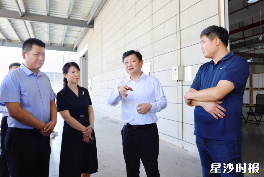 付旭明在湖南天河互通国际货运有限公司调研。均为曾诗怡 摄