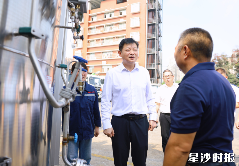 付旭明在长沙长钢气体有限公司，检查企业安全生产工作。均为曾诗怡 摄