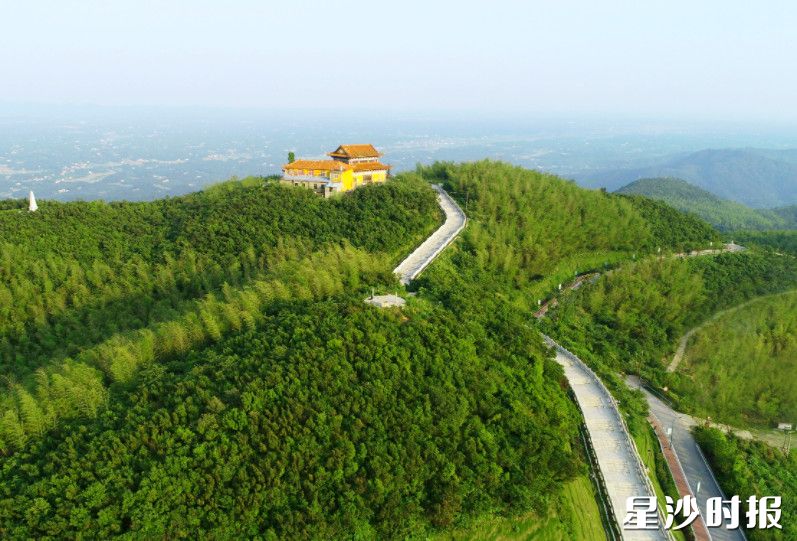 影珠山是长沙县最高峰，拥有森林覆盖率达92%的清新环境。资料图片