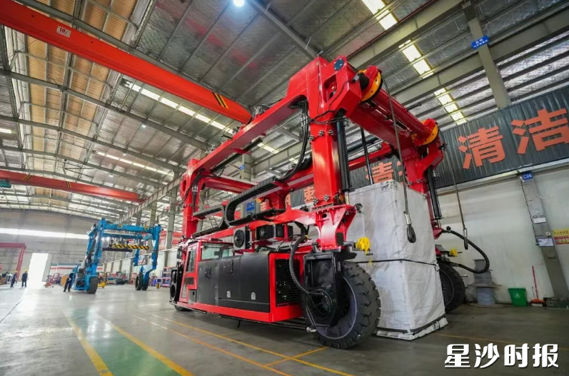 湖南盛势通科技有限公司始终专注于智能物料搬运及散料装卸设备的全链条服务。资料图片 湖南盛势通科技有限公司始终专注于智能物料搬运及散料装卸设备的全链条服务。资料图片