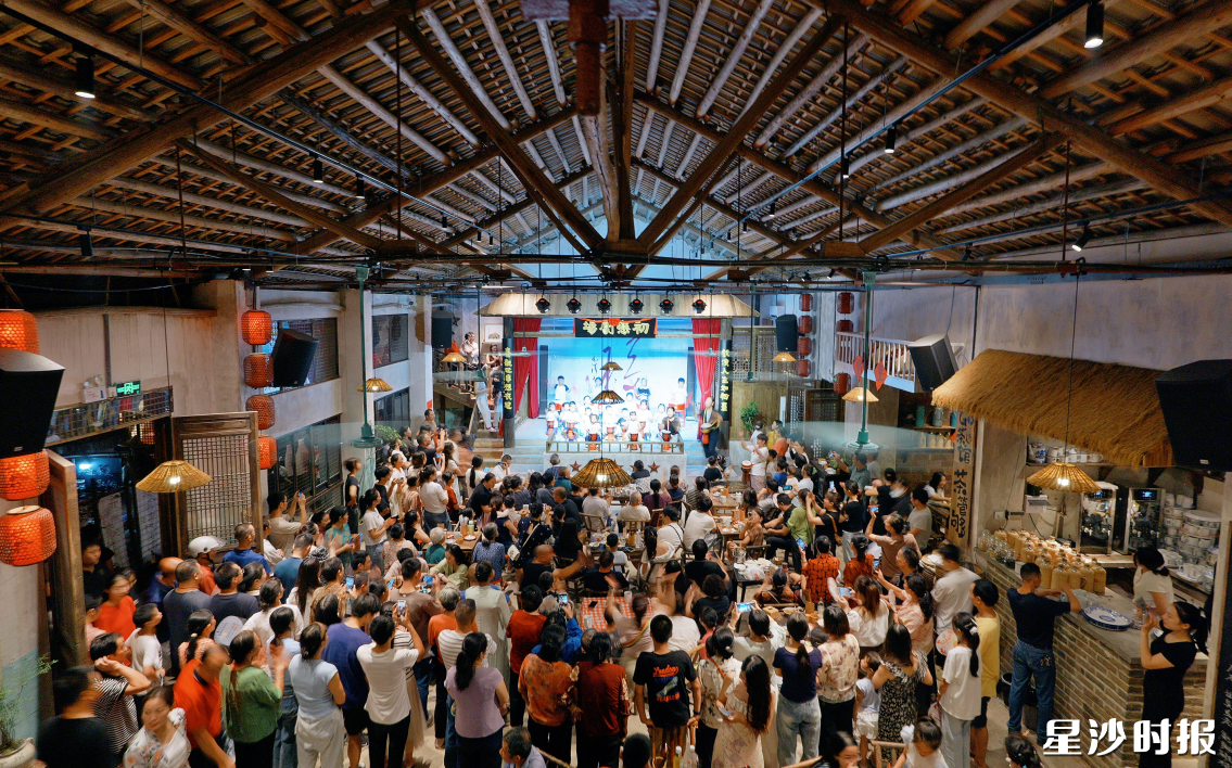 开慧镇初恋茶馆人气火爆。章帝 摄 开慧镇初恋茶馆人气火爆。章帝 摄