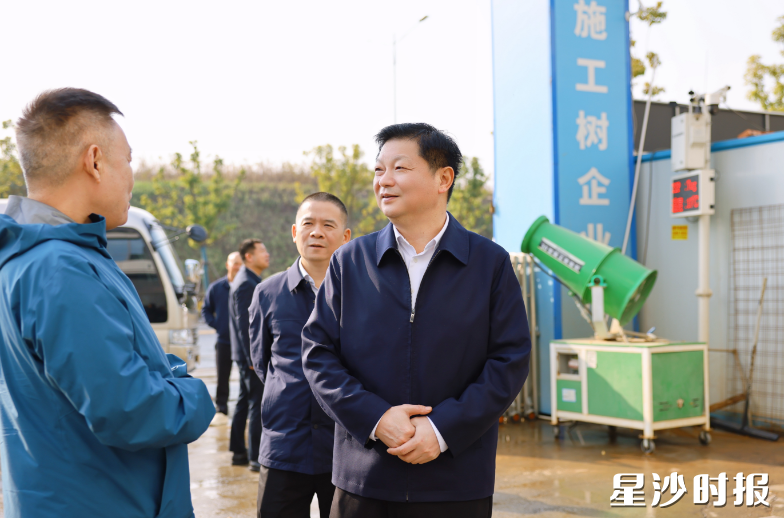 付旭明在湖南丰源业翔晶科扩建年产100万套高性能摩托车用锂离子动力电池项目调研。