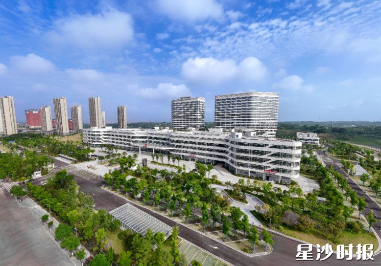 湖南省人民医院星沙院区正式运营，投资24亿元，让省级优质医疗资源直达县域。章帝 摄