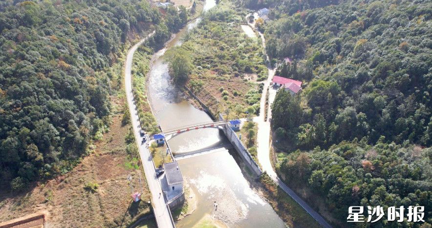 随着一个个水利项目加速落地，星沙大地的水脉将更畅、沃野更丰饶。图为麻林河万年桥水闸。均为长沙县水利局供图