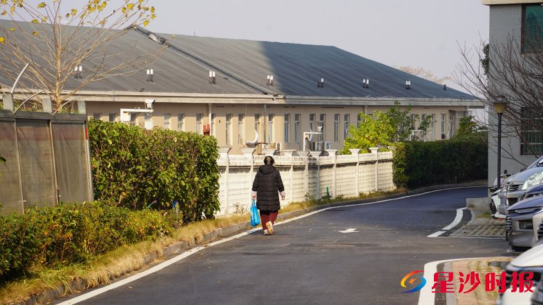 　　改造后，路面平整，方便居民出行。邬振 摄