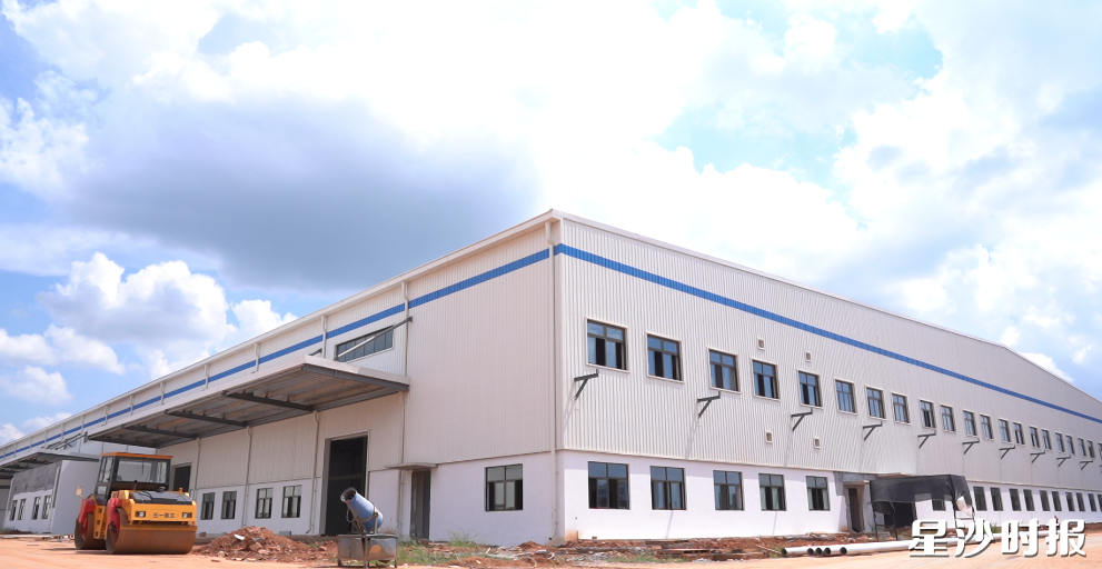 图为比亚迪新能源汽车零部件产业园项目。白天歌 摄