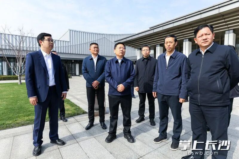 陈博彰在长沙国际会议中心调研。均为长沙晚报全媒体记者 董阳 摄