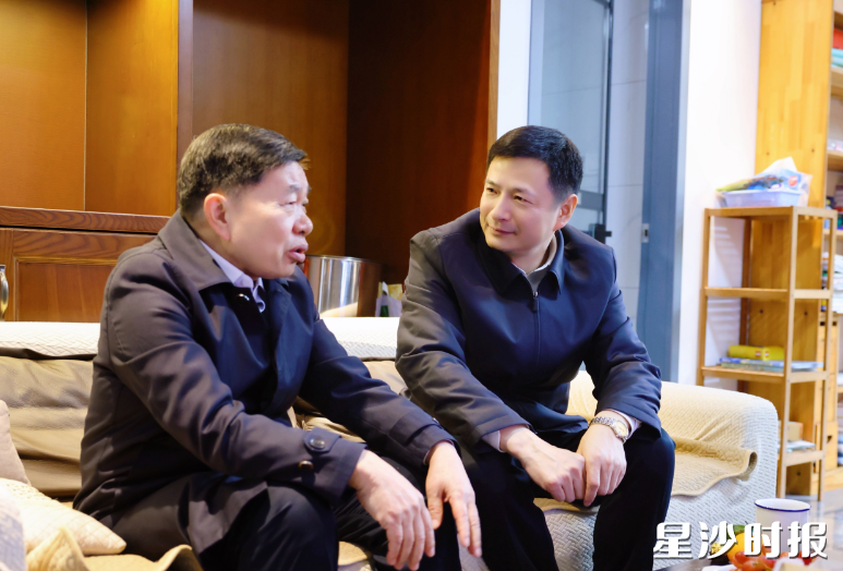 王雄文走访看望汤定一同志。