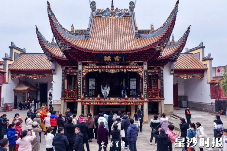 㮾梨街道陶公庙会。